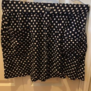 Polka dot skirt with front pockets size Medium